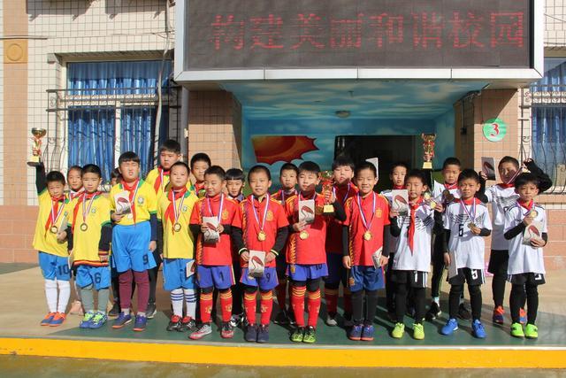 哈维·阿隆索与切尔西重建的反思：从2008年首秀谈起